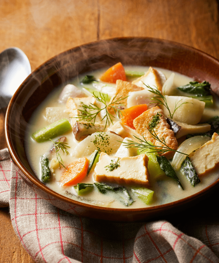 和の素材でつくる 厚揚げと野菜の豆乳シチュー