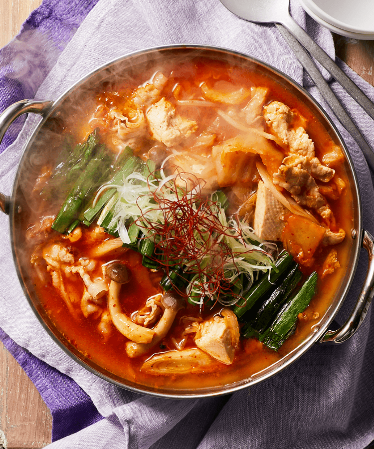 うま辛仕立ての温活ごはん 韓国気分のキムチチゲ